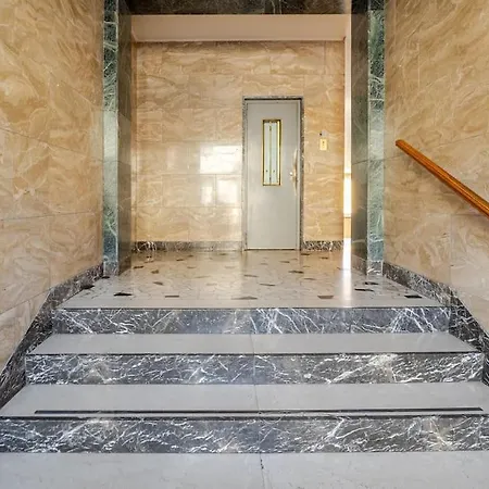 Stazione-metro Luxury Brescia